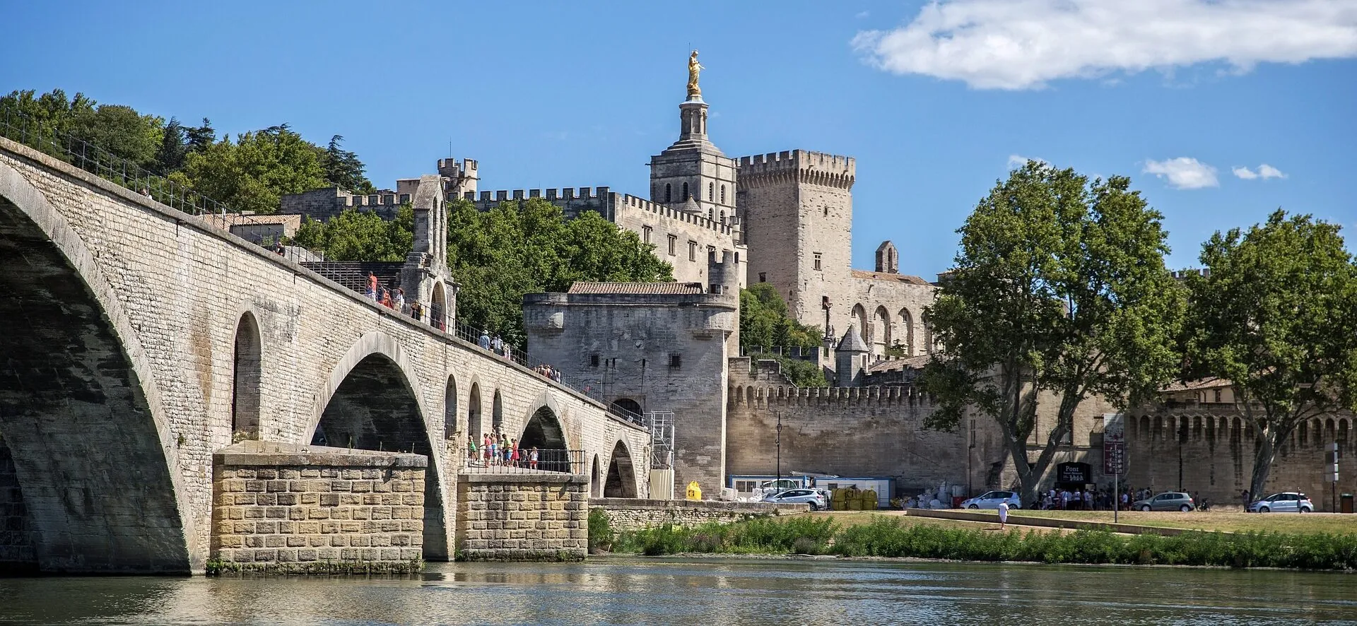le pont Saint-Bénézet et le Palais des Papes à Avignon